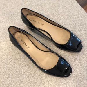 Ellen Tracy Abby Patent Peep Toe Flats Size 8.5M